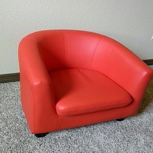 Red kids accent chair